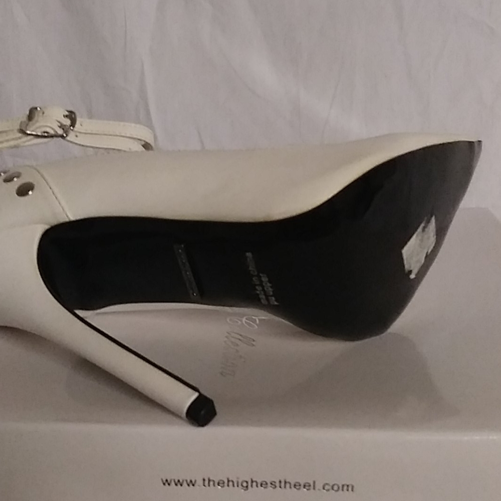Heels - Picture 6 of 6